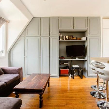 Beautiful Apartment With A View Of Eiffel Tower In Center Paris Luaran gambar